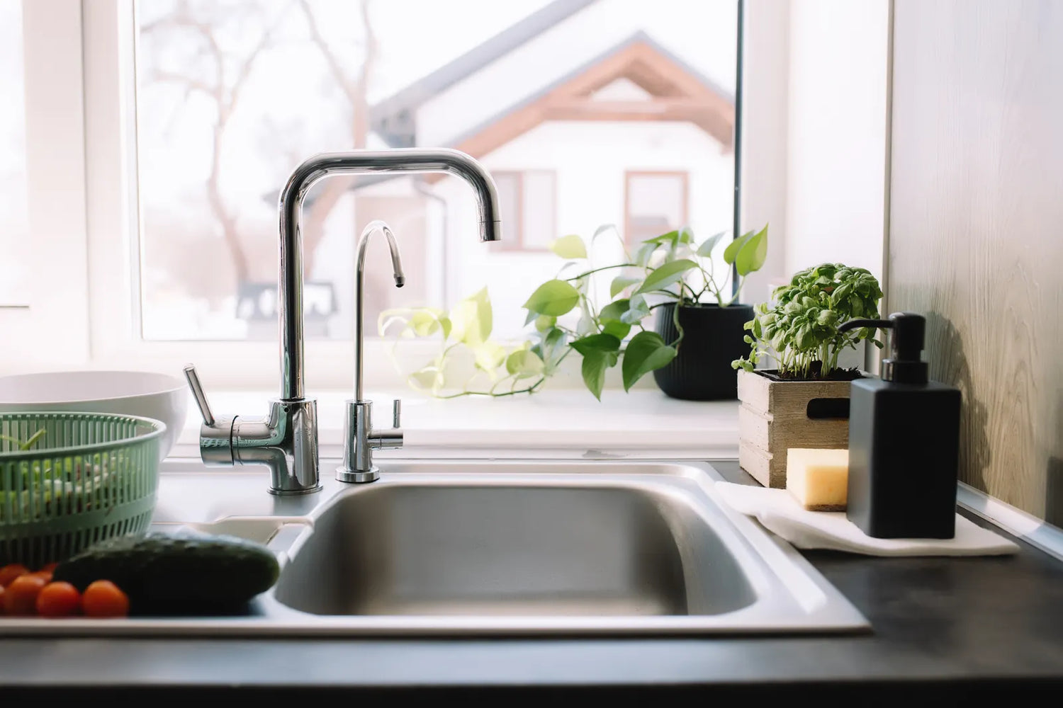 The smooth, seamless surface eliminates hard-to-reach corners, allowing you to wipe away messes in seconds for a consistently spotless kitchen.